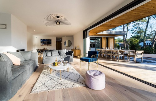 Anglet Villa | SPRING . KEYWEEK - Contemporary villa with pool in the hea