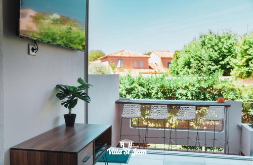 La Ciotat Apartment | ST JEAN VUE MER Pied dans l eau