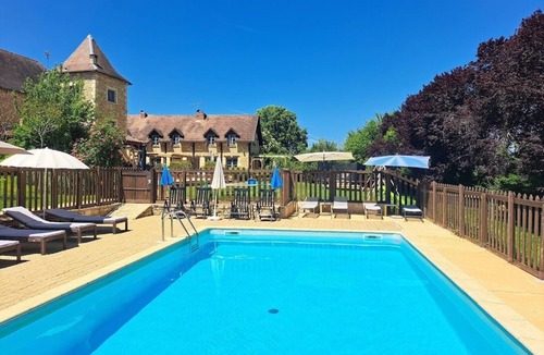 Saint-Aubin-de-Nabirat House | Stone gites, peaceful, large pool & many on-site activities, ideal for families.