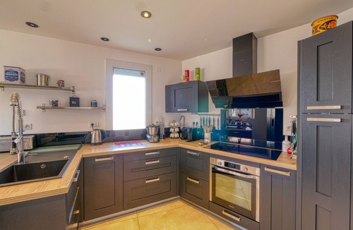 Moncaut House | Stone house of character 7 minutes from an amusement park