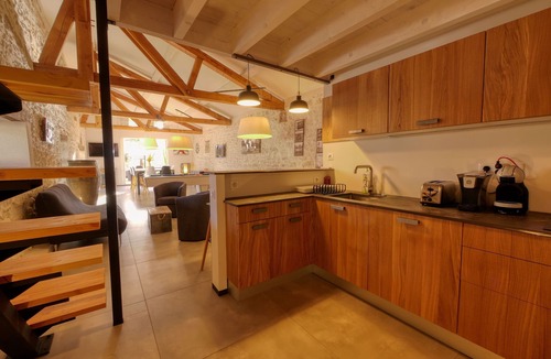 Moncaut House | Stone house of character 7 minutes from an amusement park