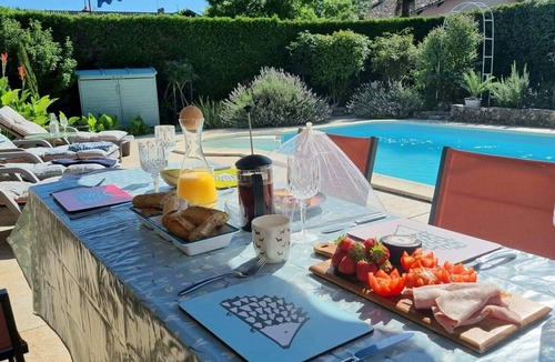 Saint-Sernin Cottage | Stone Village House with Pool in the Heart of Saint Sernin de Duras