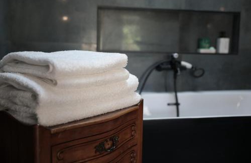 Pommiers-Moulons House | Studio de charme à la campagne & SPA privatif pour deux