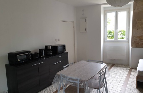 Chasseneuil-du-Poitou Apartment | Studio 2 - 3 min from Futuroscope - 1 to 4 people