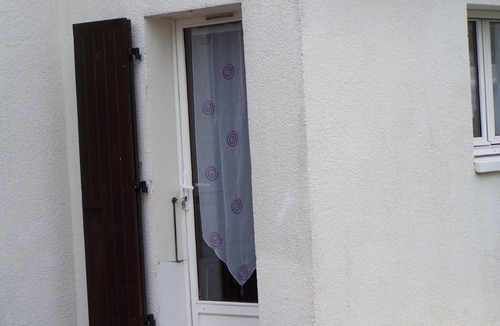 Saint-Pierre-d'Oleron Apartment | Studio 2 people with garden near sea and forest. its shops, its market .