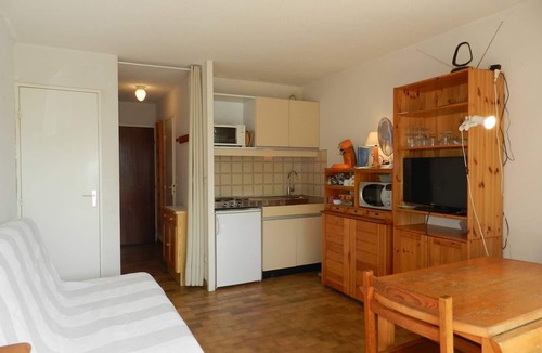 La Faviere Apartment | Studio apartment sleeping area sleeps 4 BORMES LES MIMOSAS