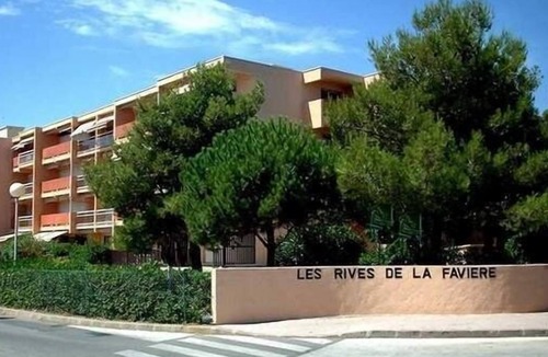La Faviere Apartment | Studio apartment sleeping area sleeps 4 BORMES LES MIMOSAS