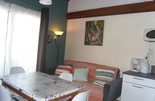 Saint-Girons Plage Apartment | Studio between sea and forest 150m from the beach/CHQ HOLIDAYS ACCEPTED/INTERNET
