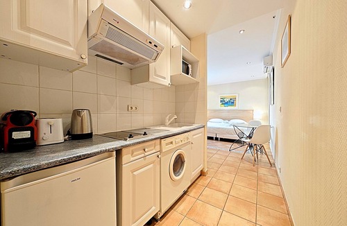 Cannes City Centre Apartment | Studio Commandant André 12 by Viva Riviera