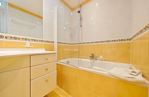 Cannes City Centre Apartment | Studio Commandant André 12 by Viva Riviera