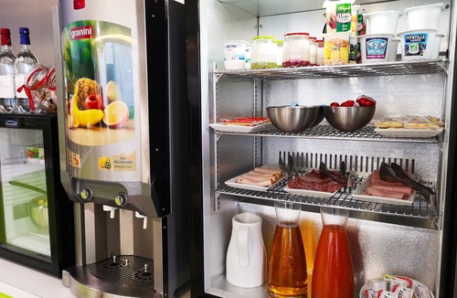 Bassins a Flot Apartment | Studio Cosy Près du Cité du Vin, Wi-Fi Gratuit!
