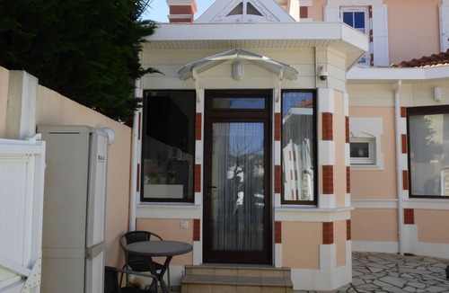 Arcachon Apartment | studio for 2 people well equipped renovated, air-conditioned 3 stars