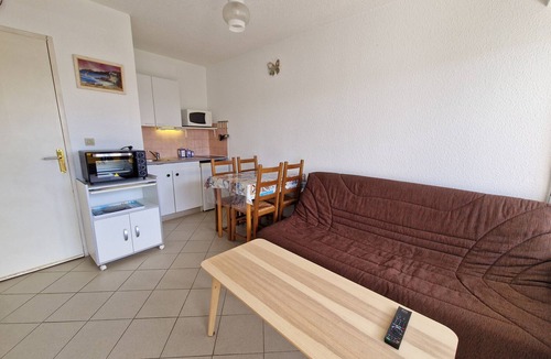 Port District Apartment | Studio for 4 with Wifi & Pets in Châtelaillon-Plage