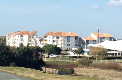Port District Apartment | Studio near beach in Châtelaillon with terrace and parking - Pets allowed