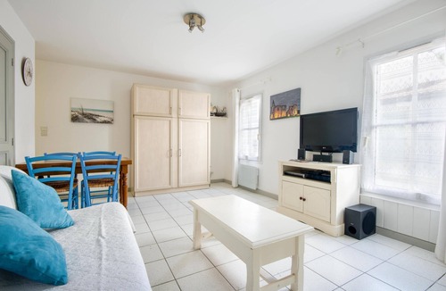 Saint-Amand-Magnazeix Apartment | Studio ORNEAU .