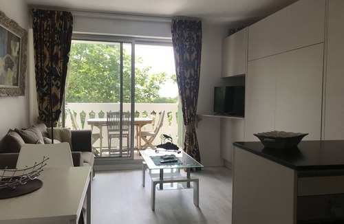 Arcachon Apartment | STUDIO + PARKING / 200 M FROM BEACHES, HARBOR AND SHOPS