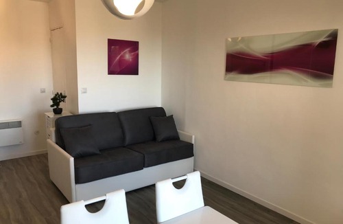 Saint-Laurent-du-Var Apartment | Studio, piscine