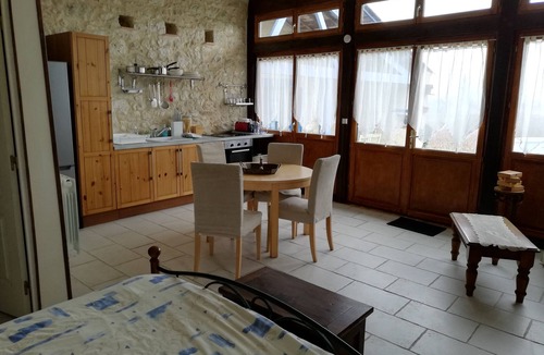 Saint-Meard-de-Gurcon Apartment | Studio/Saint-Meard vineyards/DbedPetsOk/Wifi
