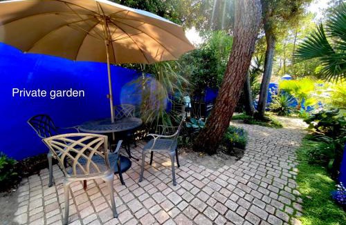 Domino Apartment | Studio with beautiful private garden on the forest in Domino