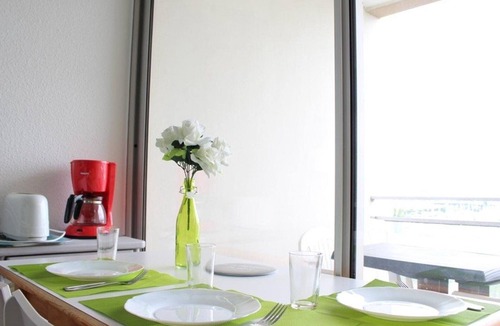 La Rochelle Apartment | Studio with port view, beach nearby, parking, La Rochelle