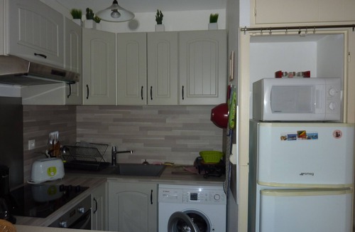 Le Lavandou Apartment | Studio with sea view balcony for 4 pers. quiet with swimming pool, parking and cellar