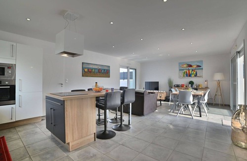 Le Grand-Village-Plage House | Stunning private villa for 6 people with WIFI, TV and terrace