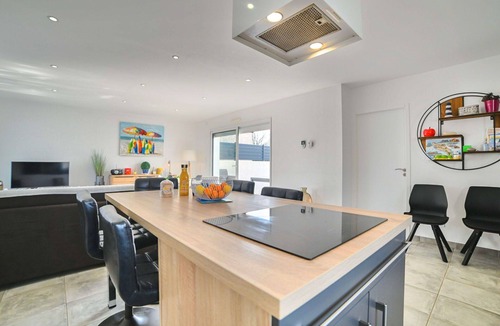 Le Grand-Village-Plage House | Stunning private villa for 6 people with WIFI, TV and terrace