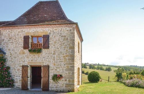 La Chapelle-Saint-Jean House | Stunning home in La-Chapelle-Saint-Jean