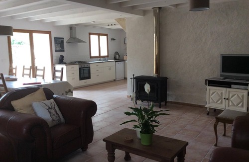 Saint-Martin-de-Gurson House | Stunning 4 ⭐️ gite, private pool fishing lake, Dordogne Bordeaux, Bergerac