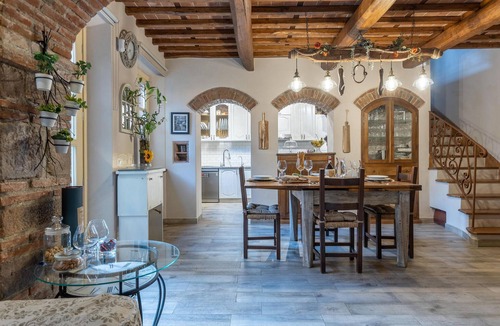 Colle di Compito House | Stunning home in Capannori with jacuzzi