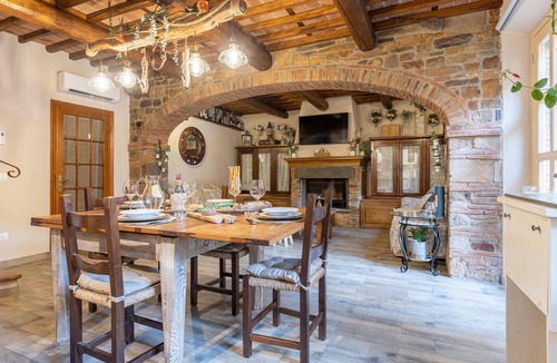 Colle di Compito House | Stunning home in Capannori with jacuzzi