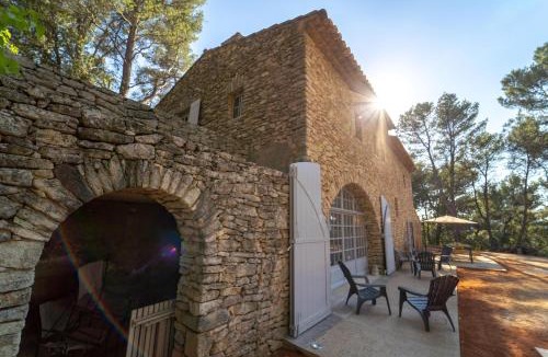 Roussillon House | Stunning panoramic views and heated pool in Roussillon