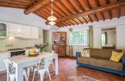 Montevarchi Villa | Stunning private villa for 12 people with WIFI, hot tub, private pool, A/C and TV