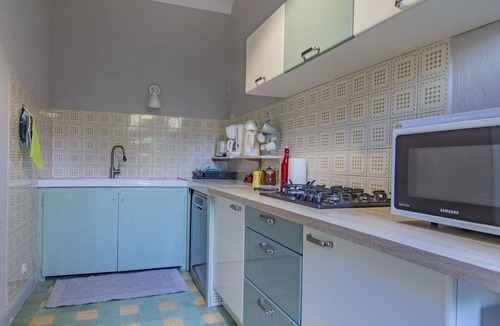 Oppede House | Stunning private villa for 4 people with TV and patio