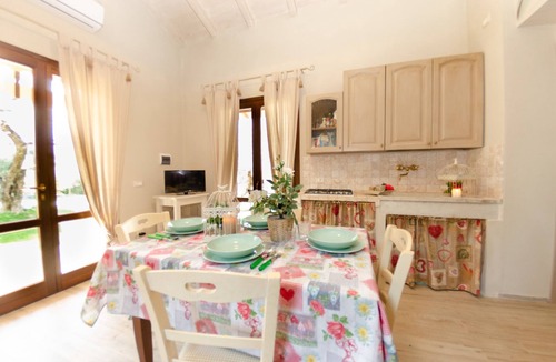 Lari Villa | Stunning private villa for 4 people with WIFI, private pool, A/C and pets allowed