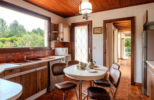 Mimizan House | Stunning private villa for 6 guests with WIFI, TV, terrace and pets allowed