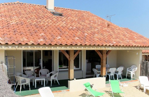 Contis-les-Bains House | Stunning villa for 8 people with WIFI, TV, terrace and parking