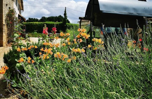 Les Alleuds Cottage | STYLISH AND SPACIOUS RURAL GITE WITH EXCLUSIVE POOL AND LARGE ENCLOSED GARDEN