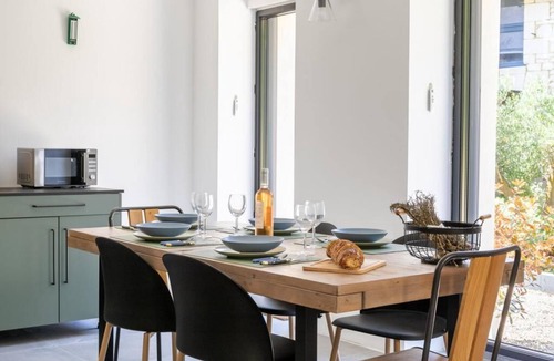Ranton Apartment | Stylish troglodyte home