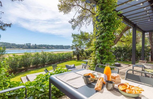 Soorts-Hossegor House | Sublime Villa Basco-landaise Avec Accès Privé au lac
