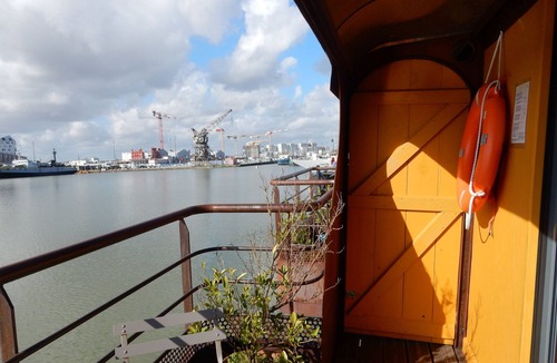 Bassins a Flot Boat Rental | Suite "art-déco"