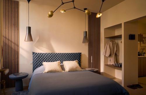 Cognac Apartment | Suite atypique - Jacuzzi privatif en centre ville de Cognac