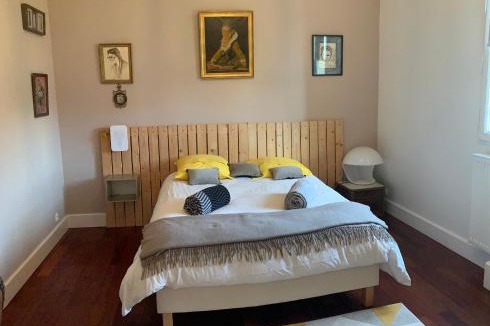 Ambares-et-Lagrave Bed & Breakfast | Suite privative Abella - Aile de maison bourgeoise