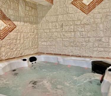 Saint-Nexans House | Suite Privative Jacuzzi Sauna de la Villa Del Castagnol