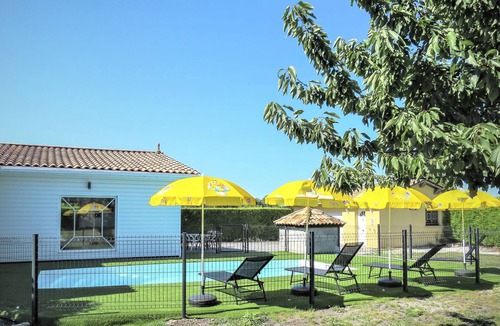 Civrac-en-Medoc House | Sun House by Interhome