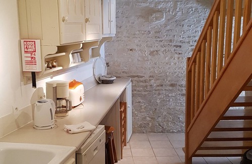 Saint-Pierre-d'Amilly House | Sunflowers gite: sleeps 4/5 in a complex of 6 gites in the countryside.