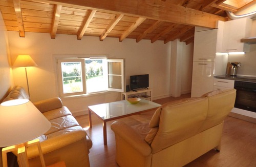 Saint-Pee-sur-Nivelle Apartment | Sunny garden apartment in a breathtaking location