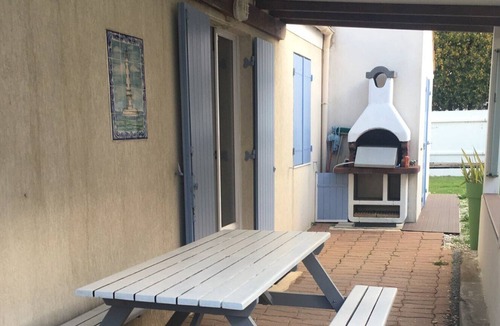 LHoumeau House | Sunny house 900m from the beach