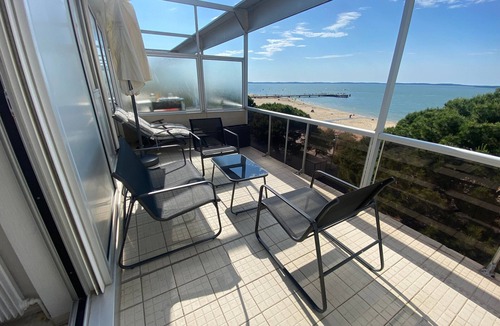 Arcachon Apartment | Superb 2BR in Central Arcachon with Parking and Wifi