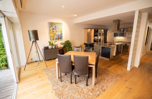 Talence House | Superb architect-designed house with pool, spa and air-conditioning (5 bedrooms), very quiet location